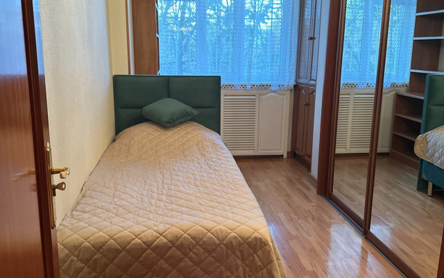 Na Ulitse Kuchury 18 Flat