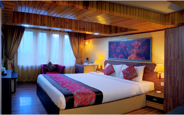 Sumi Yashshree Suites & Spa Hotel