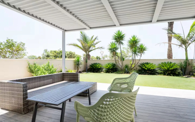 GW002 Gugel Waves Amazing Seaview & Garden Family Apartments Flat