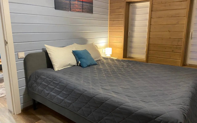 Частный дом комфортный со столом для пинг-понга и батутом