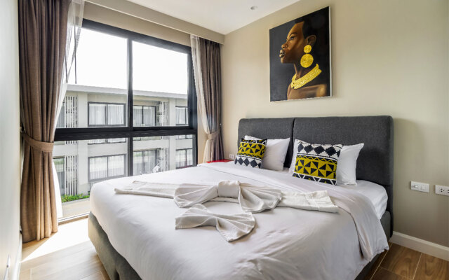 Diamond Condominium by Alexanders Apartments