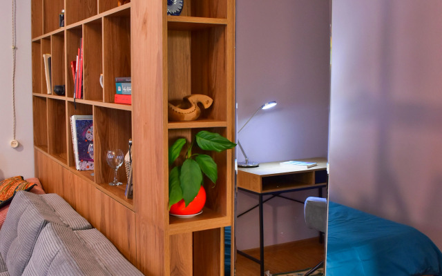 Dom Bibliotekarya s Balkonom Flat