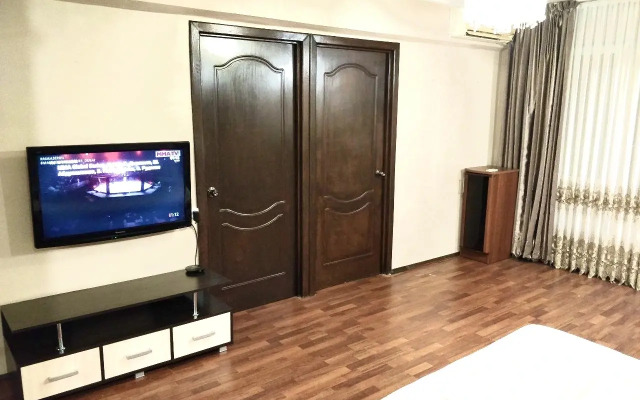 3-kh komnatnaya u parka Rivyera Flat