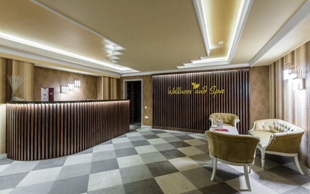 Huayue Mansion Hotel