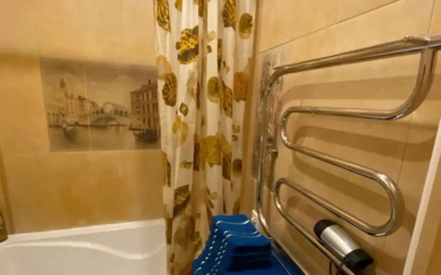 Na Ulitse Kharitonova 3 Flat