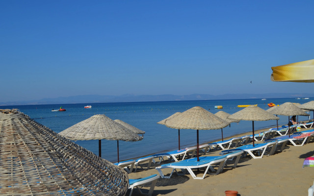 Megas Hotel