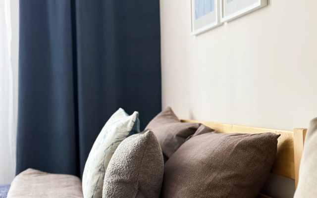 Tikhaya Studiya Na Novomoskovskoy Flat
