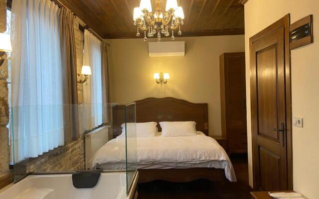 Dionysos 1789 Boutique-hotel