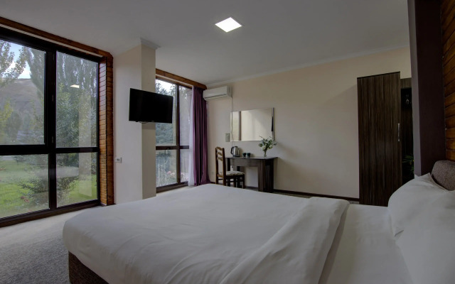 Khan Tengri Hotel