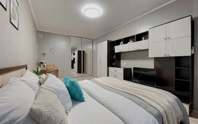 Green FOX Na Ulice Savushkina 6E Apartments