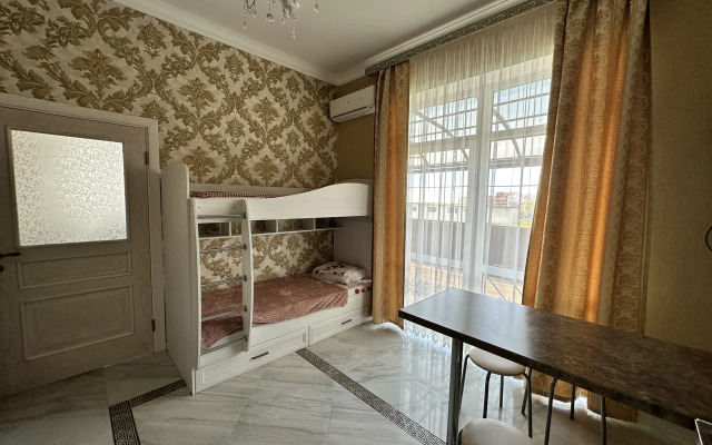 Aleksandr Guest house