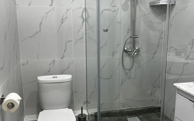 Studiya-5 na Shakhterov 46/1-109-3 Apartments