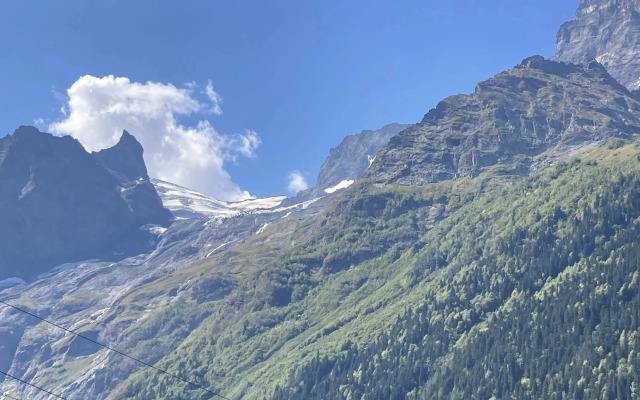 Апартаменты Евродвушка в центре Домбая