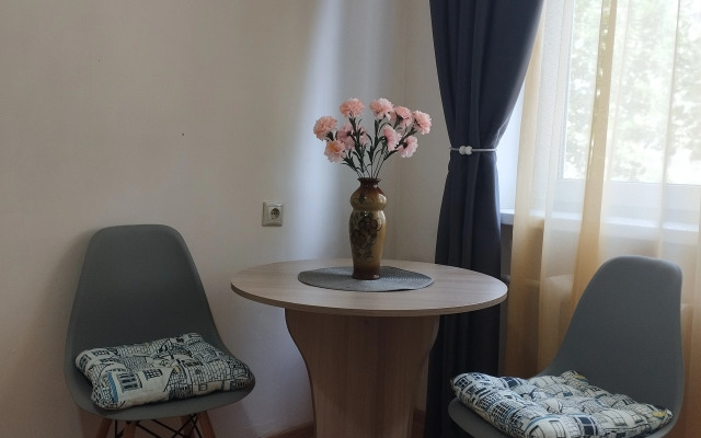 V Akademgorodke Flat