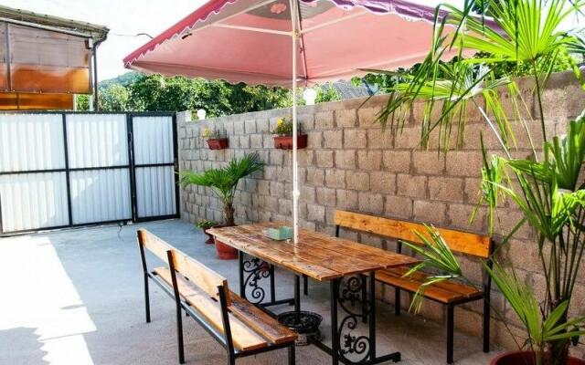 Na Lakoba Guest House
