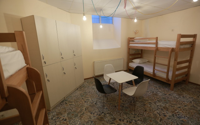 Midtown Hostel