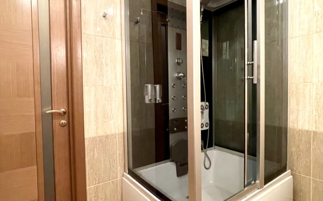 Квартира 3-комнатная Видовая Yarapartments на Набережной