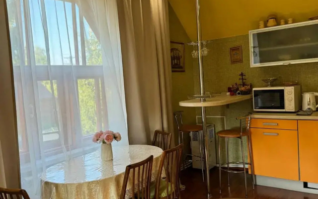 S Banej U Zvonnitsyi Monastyirya Privat House