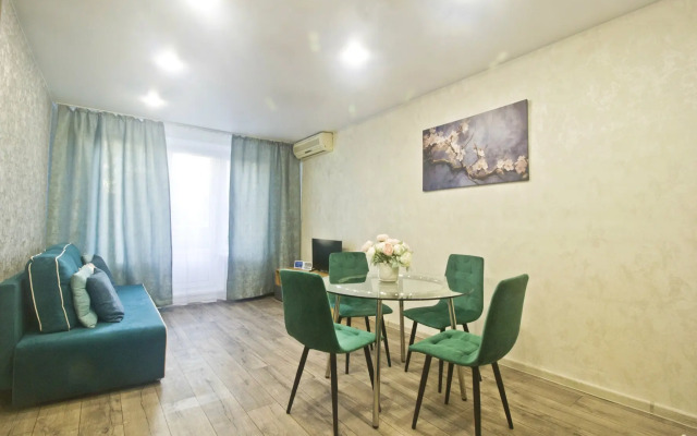 Квартира Tpехкoмнaтнaя возлe метpо Шaбoлoвcкaя