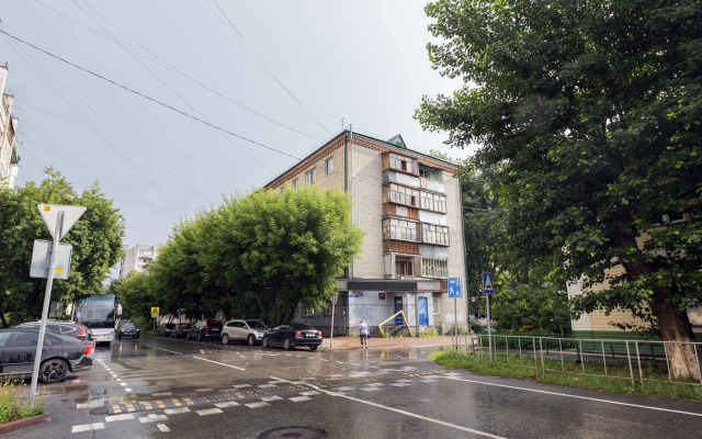 Vozle Dramteatra Flat