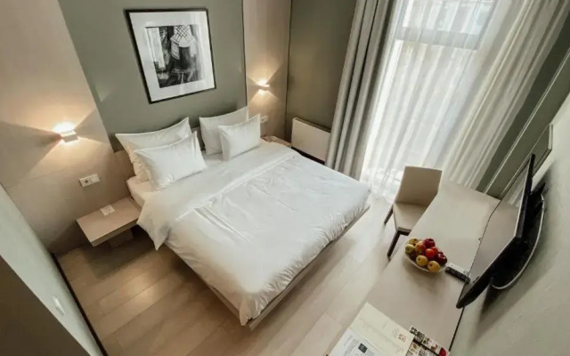 Resident City Hotel