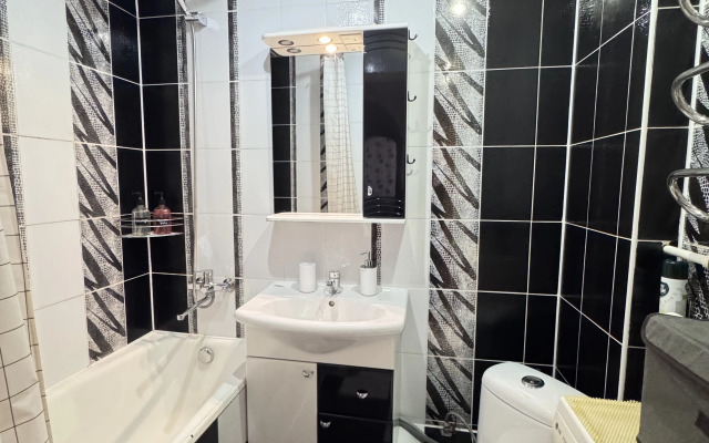 Na Sviyazeva 32 Flat