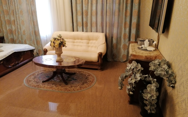 Trio Mini-Hotel
