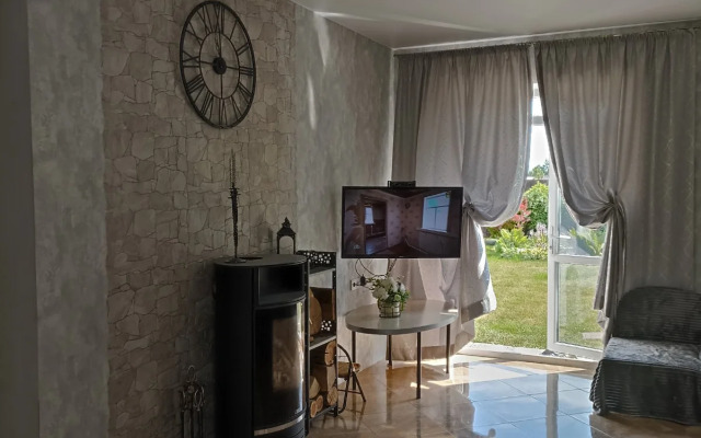 Частный дом Дом с беседкой