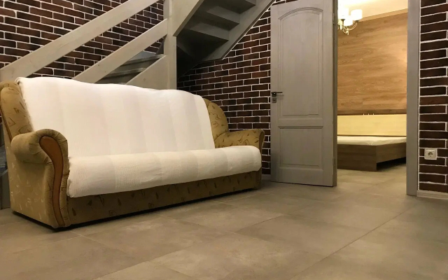 Частный дом Времена  года