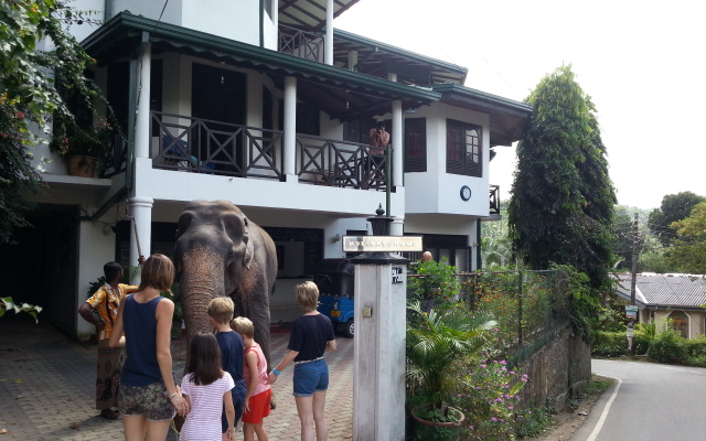 Гостевой дом Kandy Holiday Home