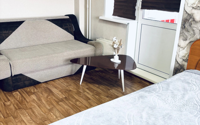 Belye rosy Flat