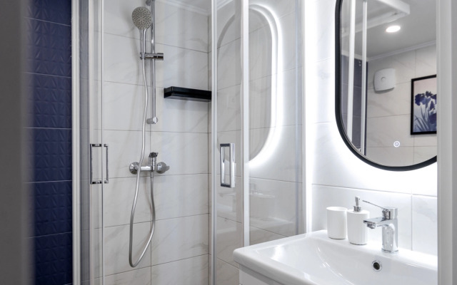 Апартаменты Четырёхместная Студия Новая Стильная на Жуковского 7