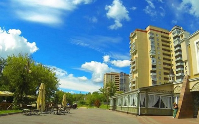Na Internatsionalnoy Apartment