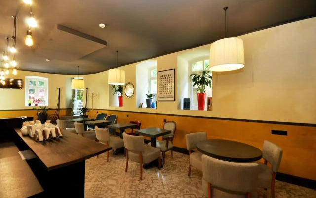 Tekla Palace Hotel