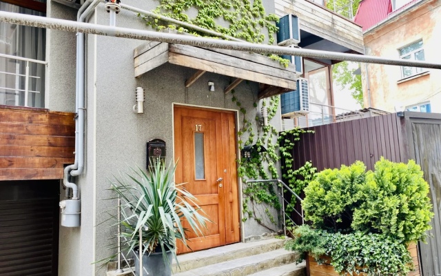 Mandarin Apartments