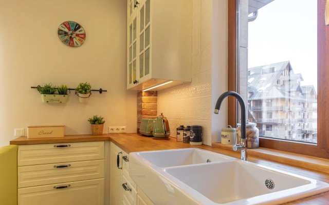 Апартаменты Red Apartments Розмарин Бренден