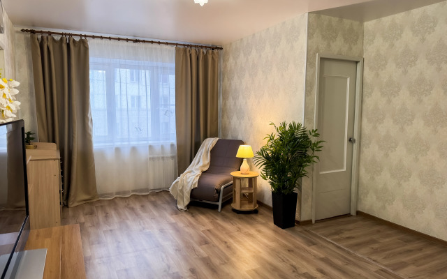 Квартира 2-комнатная на Коминтерна 22