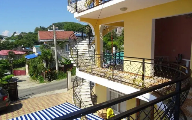 Araik Guest house