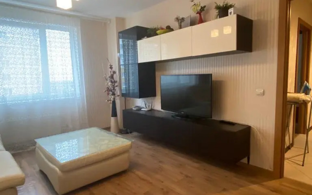 Na Ulitse Akademika Sakharova, 105 Flat