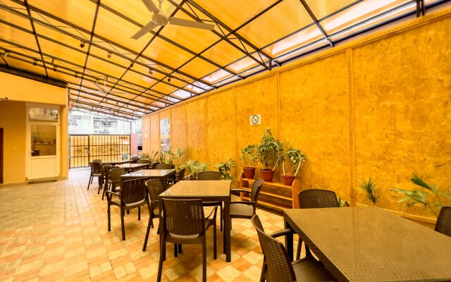 Grant-3 Hotel