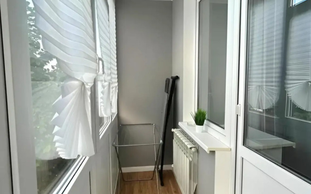 Prostornaya Dvukhkomnatnaya Flat