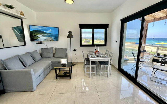GW951 Gugel Waves Amazing Seaview Flat