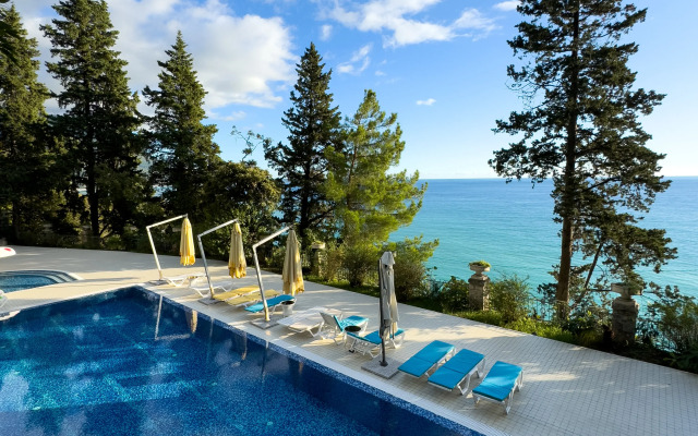 Garden Resort Hotel