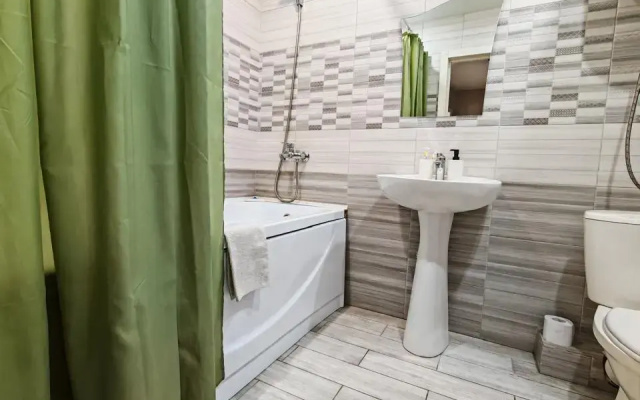 Квартира Шикарный Вариант для Семьи (82-18)