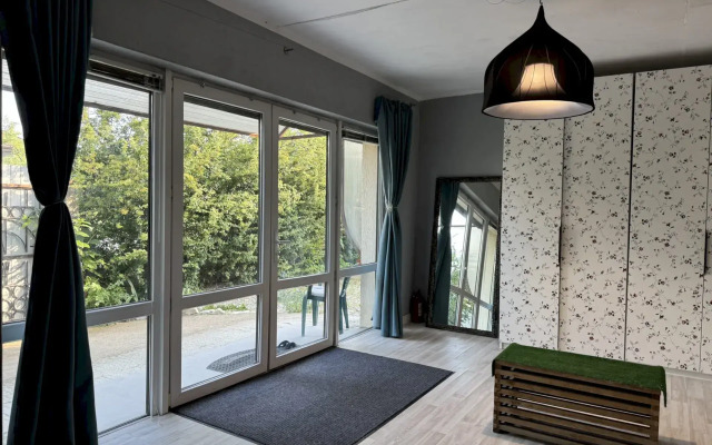 555 Dvukhetazhny S Terrasoy I Mangalom Private House