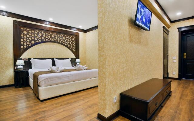 Orient Star Varahsha Hotel