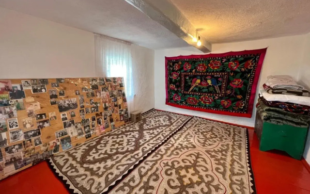Gostevoy Dom Atai Guesthouse