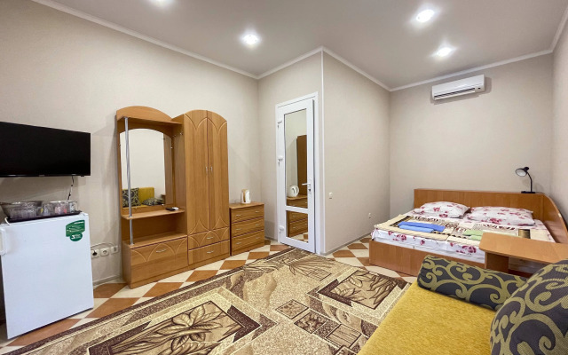 Na Revolyutsionnoy 31a Guest house