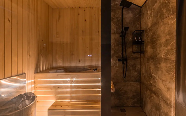 Частный дом Домик в Икше с сауной и камином (Lato-76)