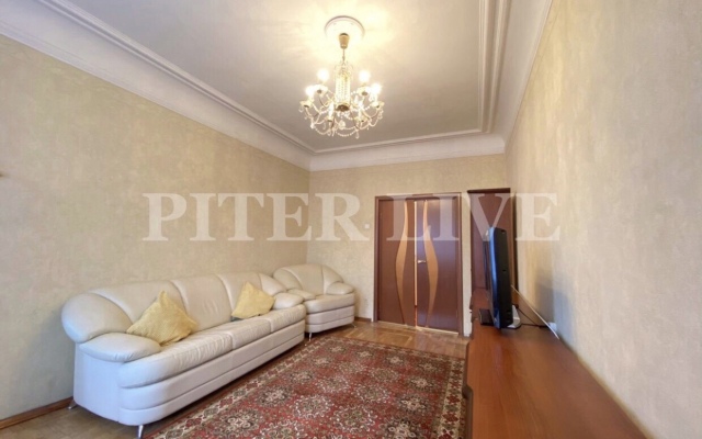 V Tsentre Ryadom S Naberezhnoy Apartments